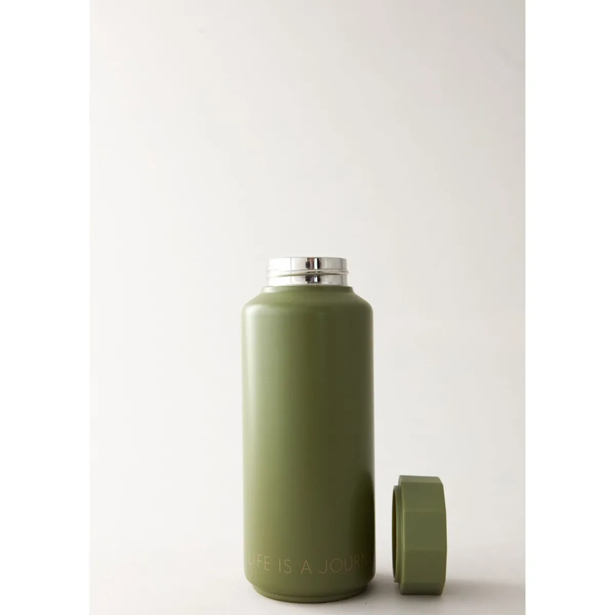 Design Letters Thermosflaschen|Thermoflasche 0,5 l Ton-auf-Ton Life is a journey olive