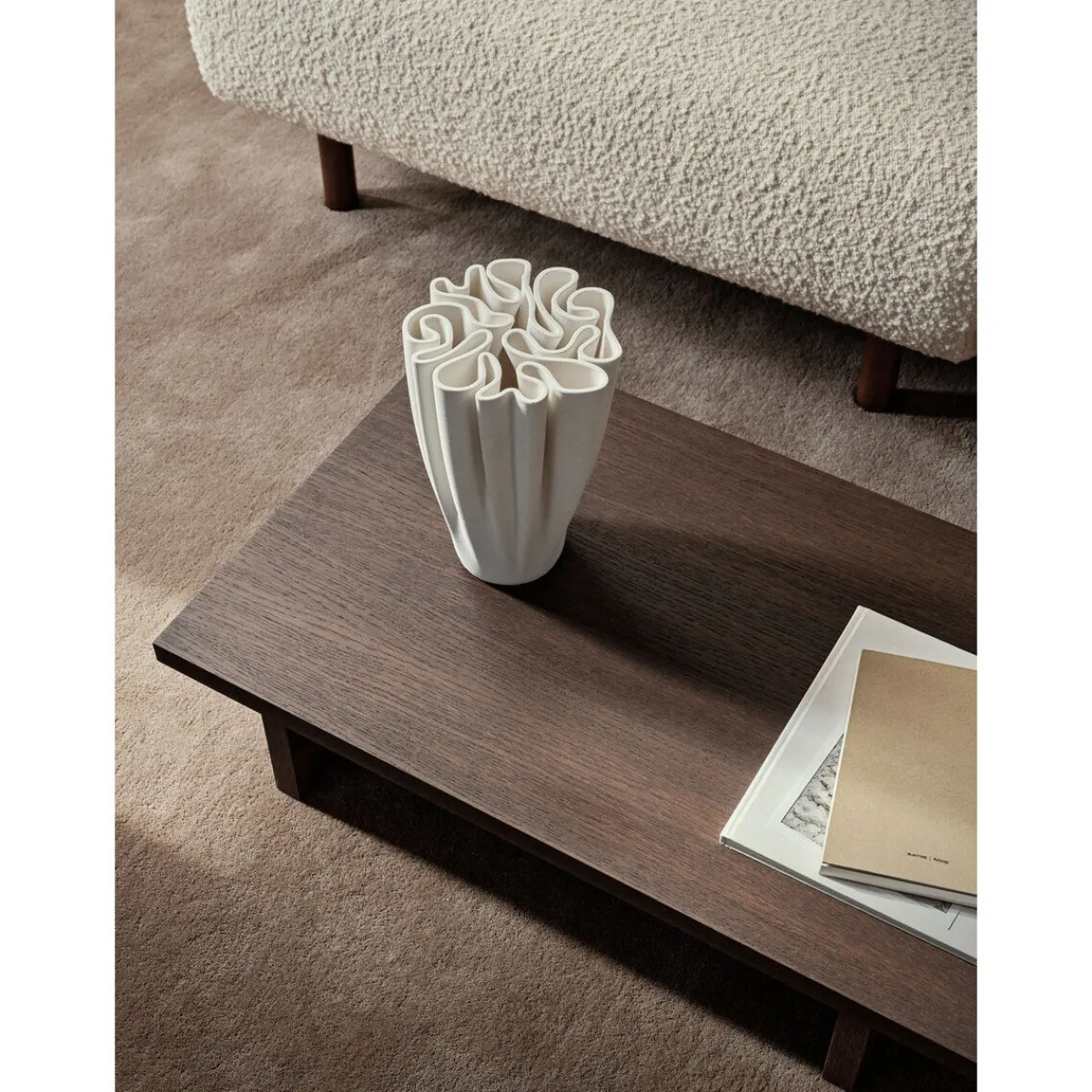 Vase Dedali 25 cm offwhite<ferm LIVING Hot