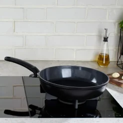 Fissler Pfannen|Kochwelt Entdecken|Pfanne 28 cm Ceratal Comfort orbitschwarz