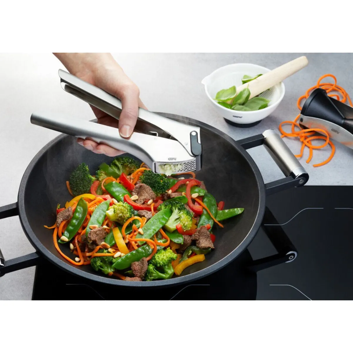 Gefu Küchenpressen|Messer & Co. Entdecken|Knoblauchpresse Garlico 20 cm silber