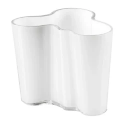 Vase 9,5 cm Alvar Aalto opalweiß<Iittala Online