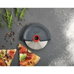 Pizzaschneider Disc 12 cm grau<Joseph Joseph Discount