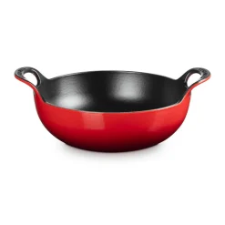 Le Creuset Kochwelt Entdecken|Pfannen|Balti Dish 24 cm Classic Collection Kirschrot