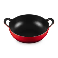 Le Creuset Kochwelt Entdecken|Pfannen|Balti Dish 24 cm Classic Collection Kirschrot