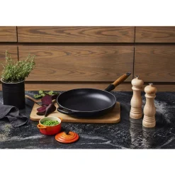 Le Creuset Kochwelt Entdecken|Pfannen|Bratpfanne 24 cm Signature schwarz