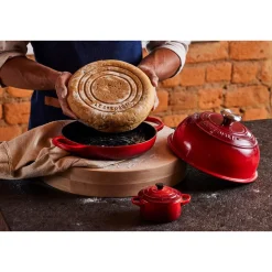 Le Creuset Brotkästen & Brotkörbe|Essentials|Brot Bräter 24 cm Signature kirschrot
