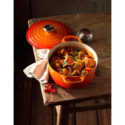 Le Creuset Weihnachten|Kochwelt Entdecken|Gourmet-Bräter mit Deckel 30 cm Signature Ofenrot