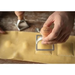 Marcato Kochwelt Entdecken|Italienische Genüsse|Ravioli Ausstecher 6x6 cm natur