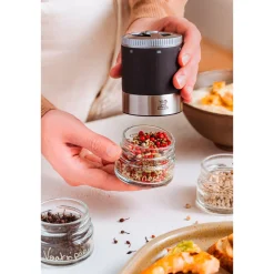 Geschenkset Pfefferbar 8-tlg. Maestro u’Select graphit<Peugeot Hot