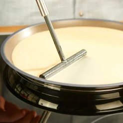 Rösle Backzubehör|Crêpesverteiler Silikon 18 cm Rundgriff-Serie schwarz