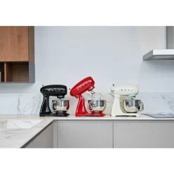 Smeg Kochwelt Entdecken|Weihnachten|Küchenmaschine SMF03 4,8 l 800 W 50's Style rot