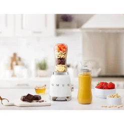 Smeg Kochwelt Entdecken|Personal Blender PBF01WHEU 34 cm 300 W 50’s Style Weiß